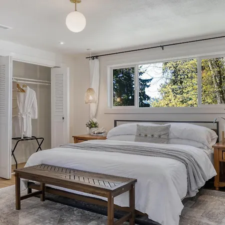 Zen Haus Serene Retreat, Prime Location With Views